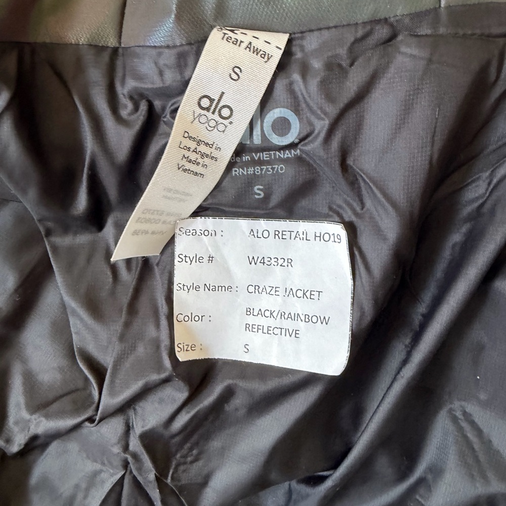 RARE ALO Yoga Black and Iridescent Jacket - Picture 2 of 4